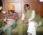 Sunny Deol at Singh Saab The Great muhurat in Bhopal on 12th Dec 2012 (5).JPG